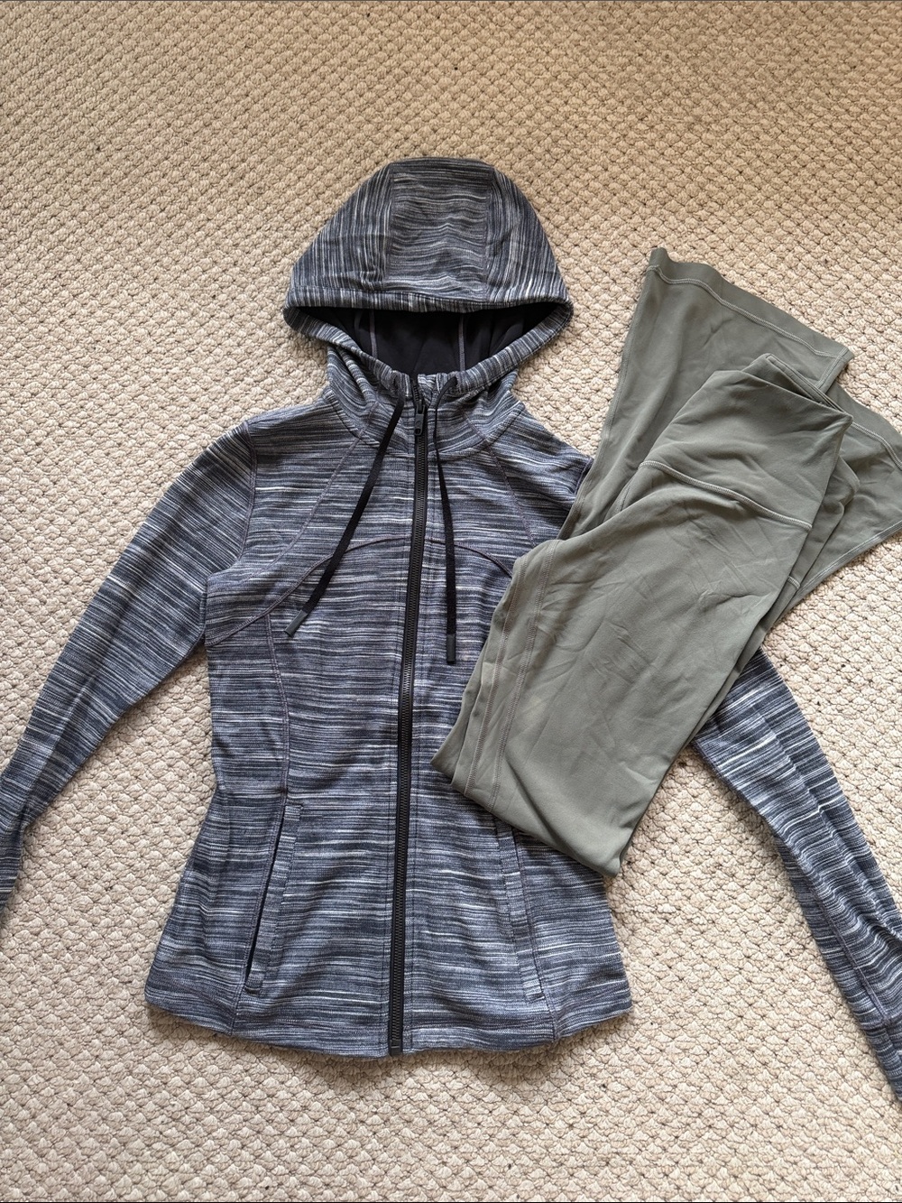 Lululemon Groove Mid-Rise Nulu Flared Pant Leggings & Define Hoodie